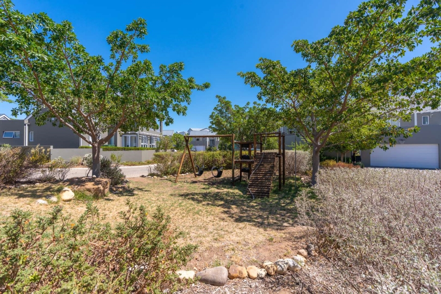 3 Bedroom Property for Sale in Somerset Lakes Western Cape